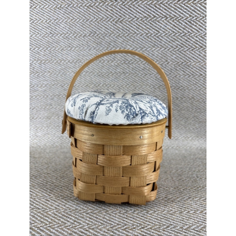 Peterboro Basket Co 5" Round Basket with Swing Handle and Toile Lid Protector - Picture 4 of 10
